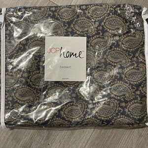 JC Penney Star Valley Paisley Print Queen Bedskirt Navy And Tan